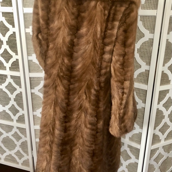 Selling as I already have two fur jackets and really…how many does one gal need? - Picture 5 of 14